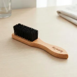 Escova Masculina para Modelar Barba com Cabo de Madeira